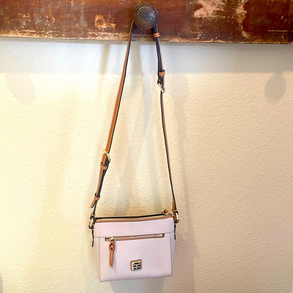 Dooney & Bourke Pristine Condition Crossbody